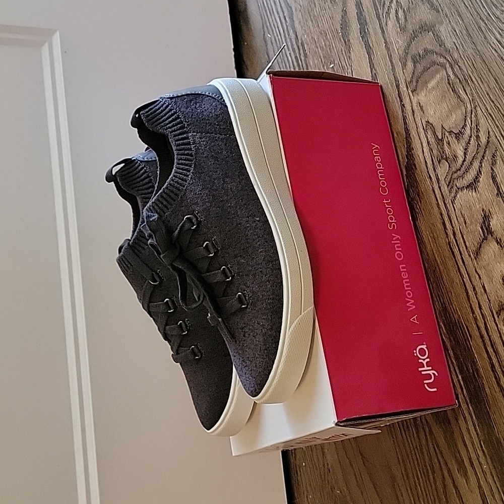 Ryka Viona wide sneaker women's